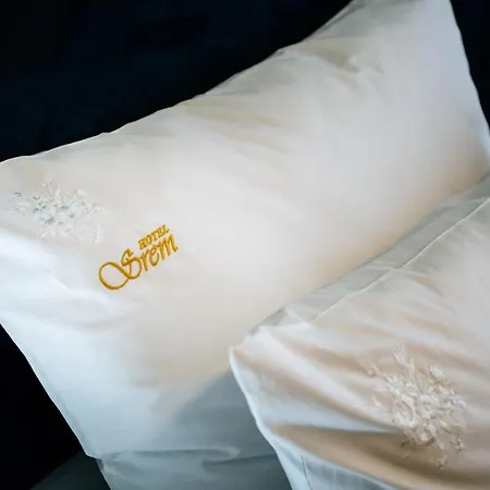 Srem Hotel *