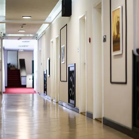 Srem Hotel